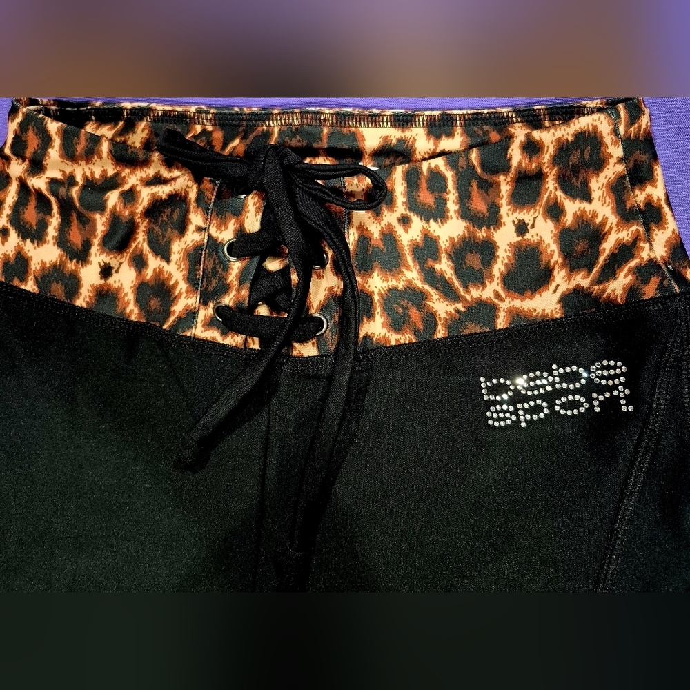 *NW0T*Bebe Sport Crystals Logo Black/Animal Print Lace-Up Capri Leggings - XS.